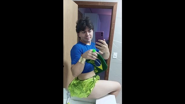 Brazilian TS Enjoys Solo Night With Toys