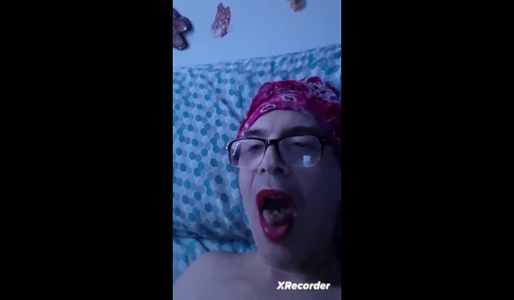 Trans Babe Sucks Cock in Intimate Encounter