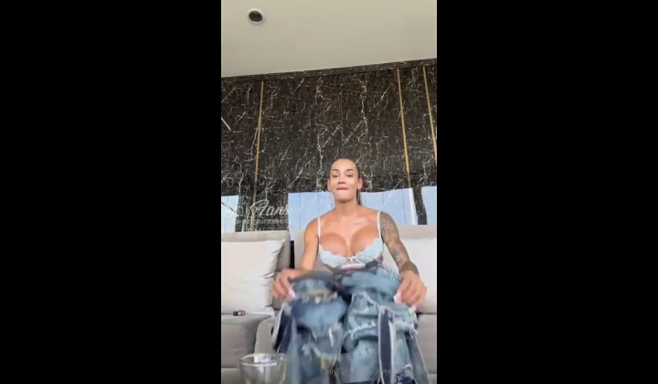 TS Babe Gives Intense Blowjob