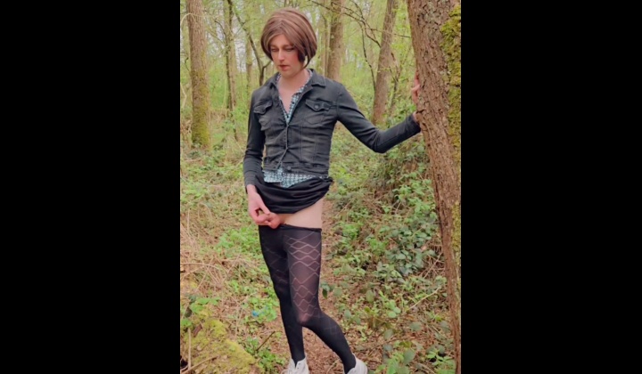 Trans Babe Sucks Stranger Outdoors