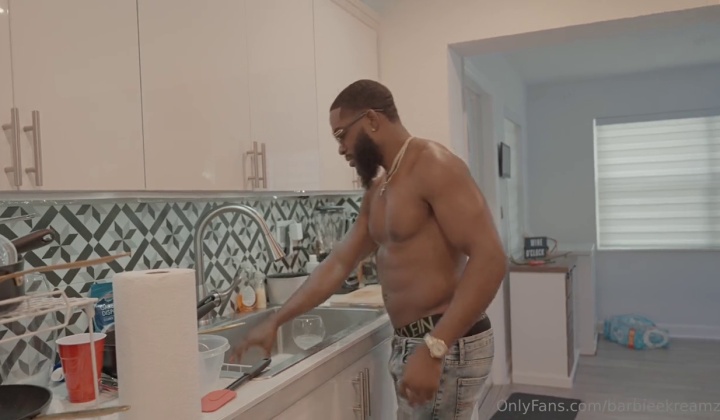 Ebony TS Solo Masturbation Scene