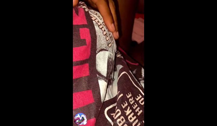 Ebony TS Babe Solo Action