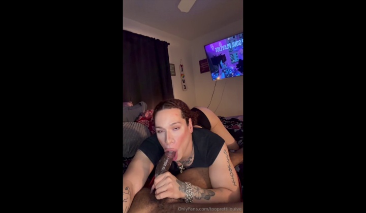 TS Babe Gives Intense Blowjob