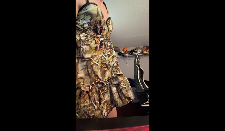 dress on and twerking  ?