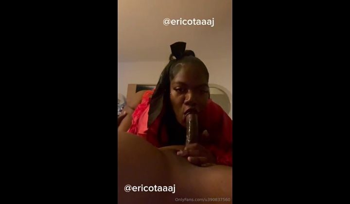 Ebony TS Babe Gives Intense Blowjob