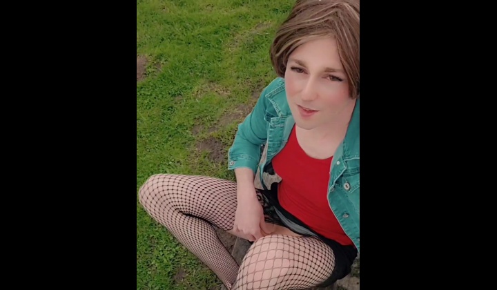 Trans Babe Public Pissing & Dildo Ride