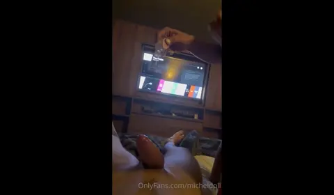 Trans Ladyboy Micheldoll Bareback Blowjob in Hotel Room