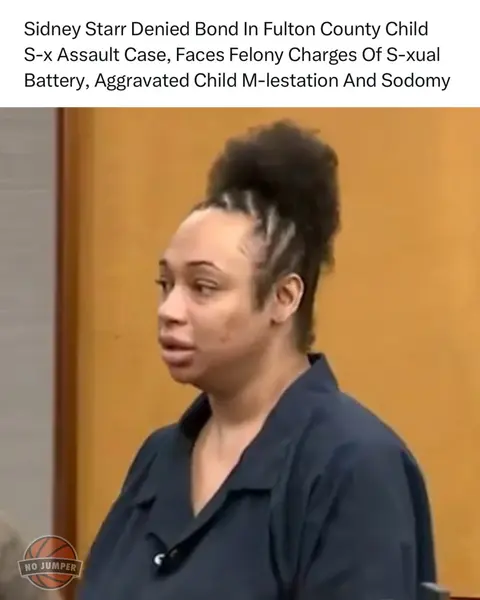 Trans Shemale Gets Long Dick Blowjob in Hotel Room