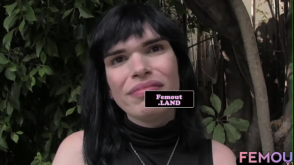 Shemale Debutante Gives Herself a Blowjob